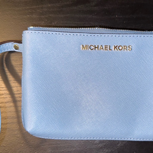 Michael Kors Wristlet - Picture 2 of 11